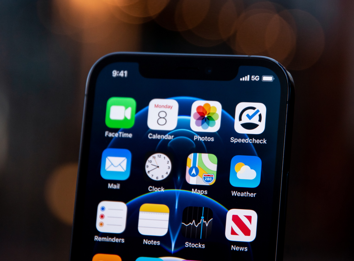咸阳苹果手机维修分享为什么 iPhone 12 在冬季会自动关机 